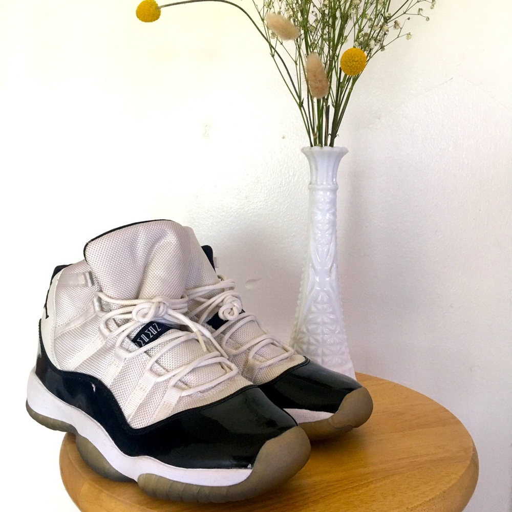 RETRO CONCORD JORDAN 11’s   BLACK & WHITE US 7Y UK6 EUR40 cm25